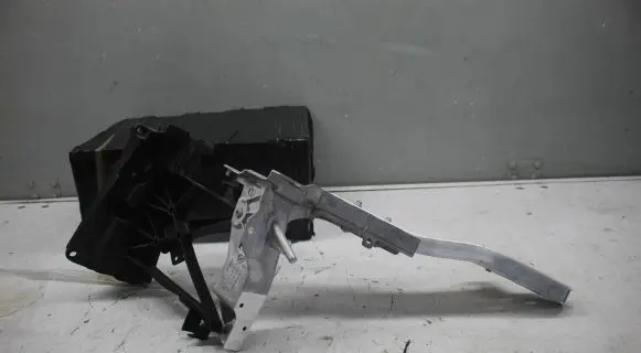 Mercedes-Benz GLC C253 Side radiator support slam panel A2536210700 7453F102