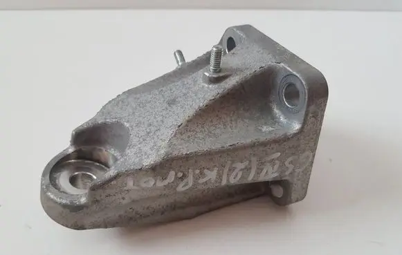 Lexus GS 250 350 300H 450H Engine mounting bracket 12302-31010