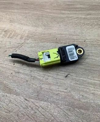 Toyota Auris 150 Airbag deployment crash/impact sensor 8983102060