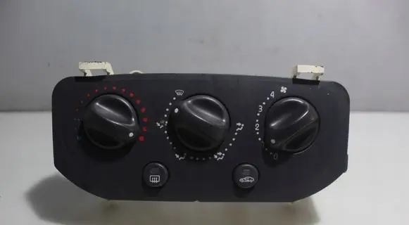Renault Clio II Interior fan control switch 