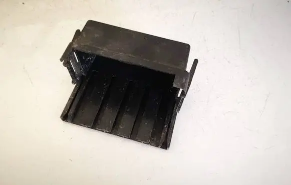 Peugeot 207 Fuse box cover 