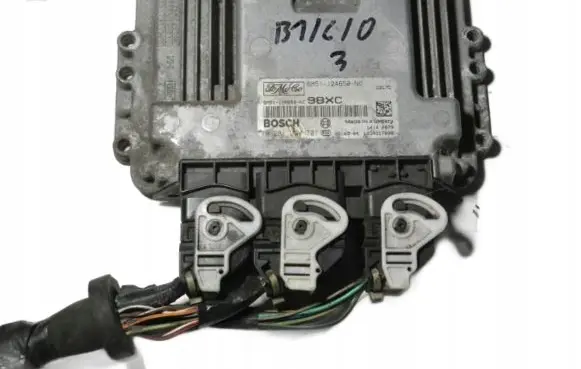 Ford Focus C-MAX Engine control unit/module 6M5112A650NC 0281011701