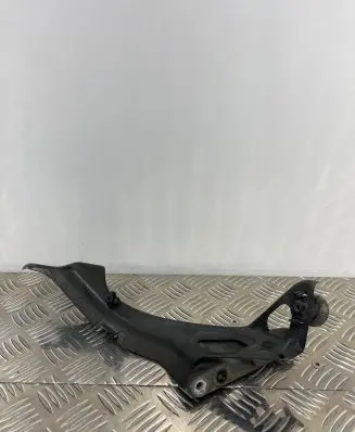 Audi A6 C7 Fender mounting bracket 4G0821135A 4G0805815