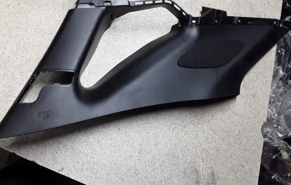 Lexus RX 450H (D)pillar trim (top) 6248048180 6248048190