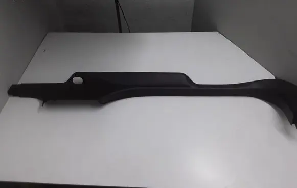 Front sill trim cover