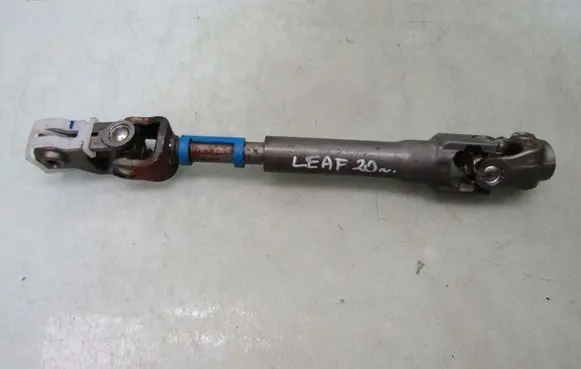Nissan Leaf II (ZE1) Steering column universal joint