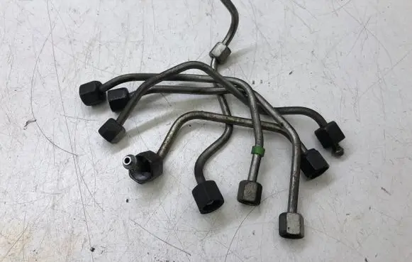 Citroen DS3 Fuel injector supply line/pipe 