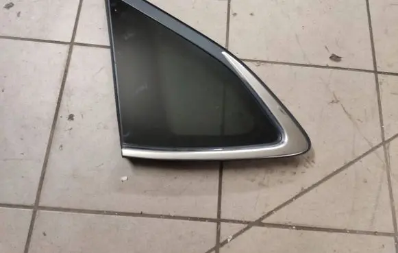 Hyundai Tucson TL Rear side window
