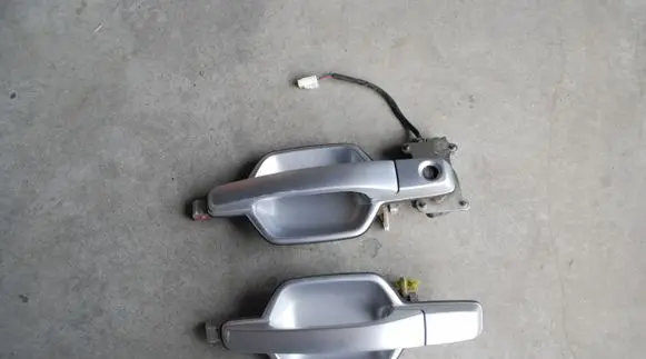 Mitsubishi Pajero Loading door exterior handle/bracket 170KM