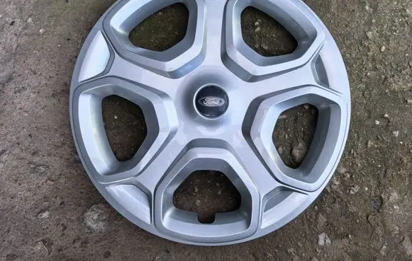 Ford Kuga II R17 wheel hub/cap/trim GJC5-1130-B1A