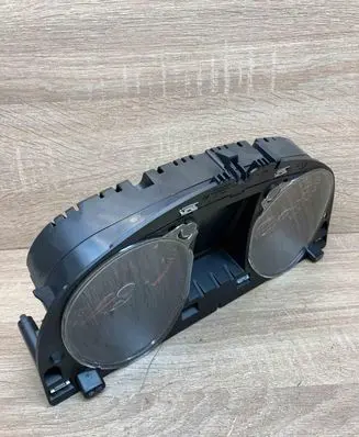Volkswagen PASSAT B7 Speedometer (instrument cluster) 3AA920971A