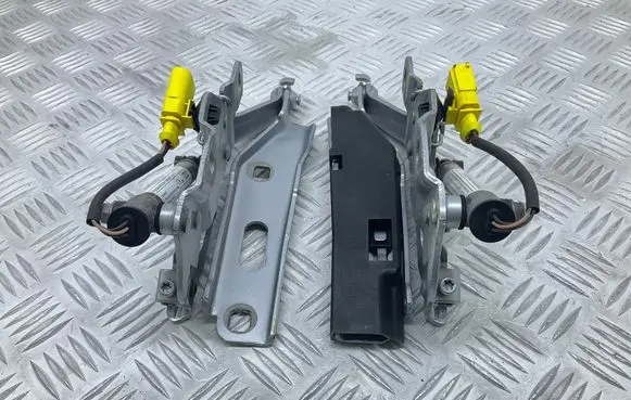 Audi A3 S3 8V Engine bonnet/hood hinges 8V0823301F 8V0823302F 8V0823823F