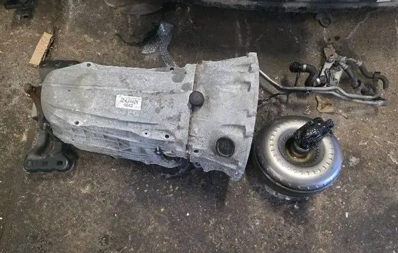 Mercedes-Benz C W205 Automatic gearbox 2052708702 08681210 A2052708702