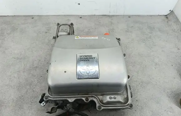 Toyota Prius (NHW20) Voltage converter inverter 