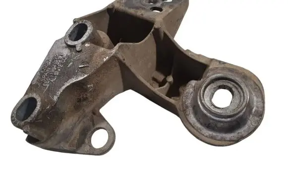 Audi A4 S4 B7 8E 8H Engine mounting bracket 8E0199351F