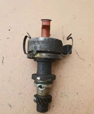 Volkswagen Golf II Spark distributor 026905205S 037905205F