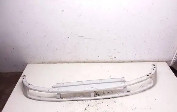 Volkswagen Polo II 86C 2F Front bumper 6N0805592