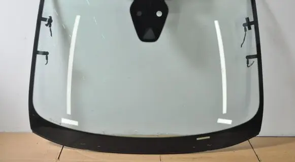 Ford Puma Front windscreen/windshield window 