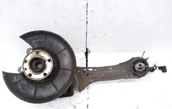Rear wheel hub spindle/knuckle