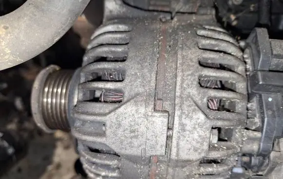 Mitsubishi Outlander Generator/alternator 06f903023f