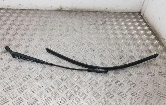 Opel Zafira B Windshield/front glass wiper blade 13145563