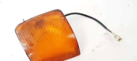 Volkswagen PASSAT B3 Front indicator light 357953049 133717