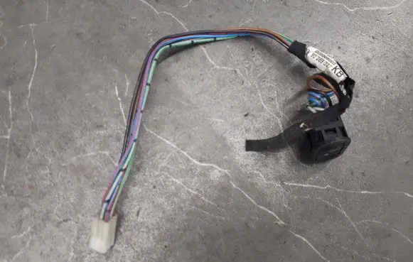 Chevrolet Tigra A Quarter vent window switch 90389337KB