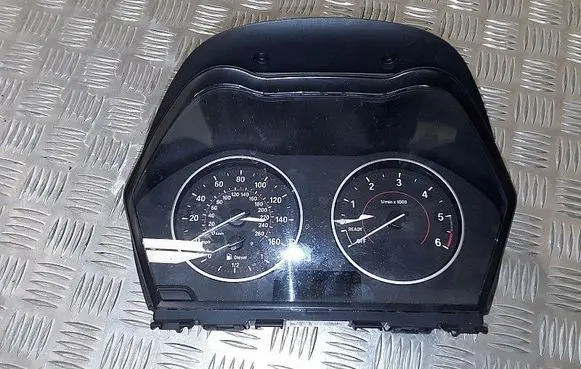 BMW 1 F20 F21 Speedometer (instrument cluster) 176494