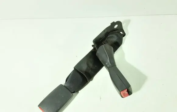 Toyota Avensis T250 Middle seatbelt buckle (rear) G3686 110303