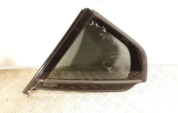 Volvo XC40 Rear vent window glass 32244805