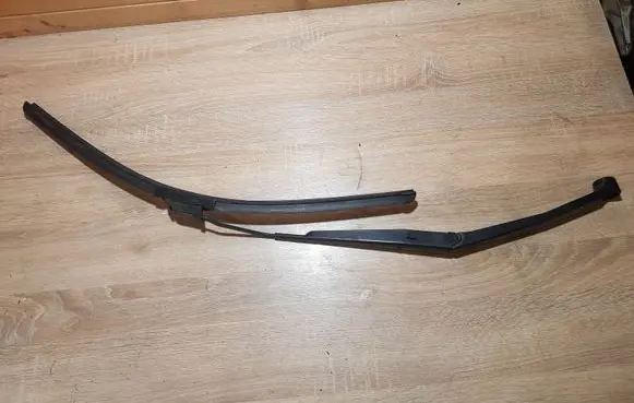 Toyota Avensis Verso Windshield/front glass wiper blade 