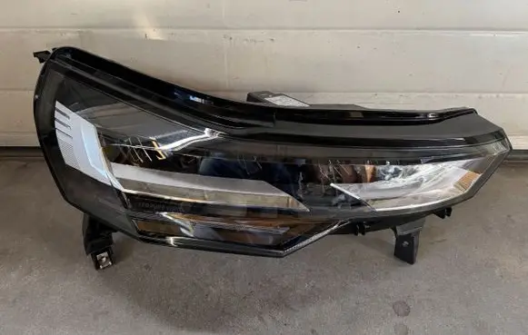 Renault Captur II Headlights/headlamps set 