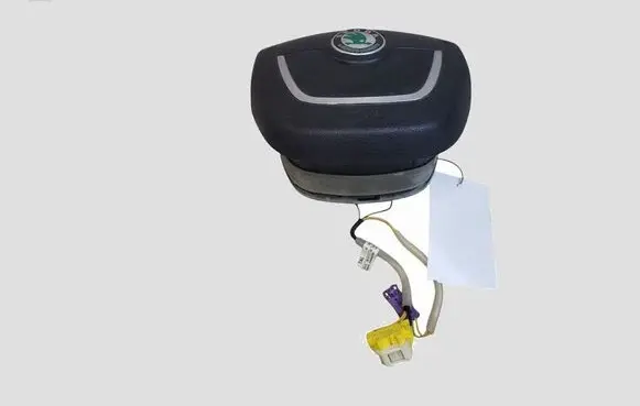 Skoda Octavia Mk2 (1Z) Steering wheel airbag 1Z0880201 62218052A
