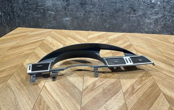 Chrysler Pacifica Dashboard trim F1014E2121 042403 11H38M