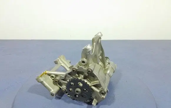 BMW M4 F82 F83 Oil pump 8631810