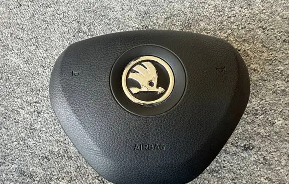 Skoda Rapid (NH) Steering wheel airbag 5JA880201D