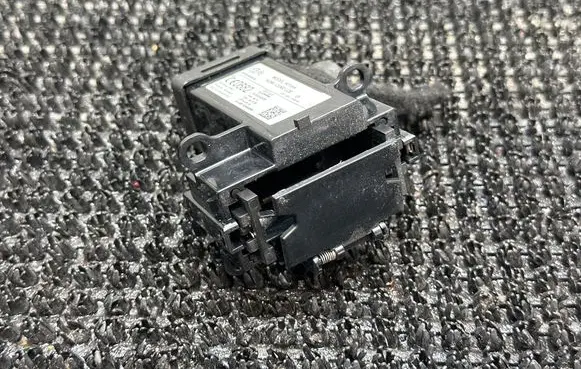 Citroen C4 II Picasso Ignition lock 9800630080