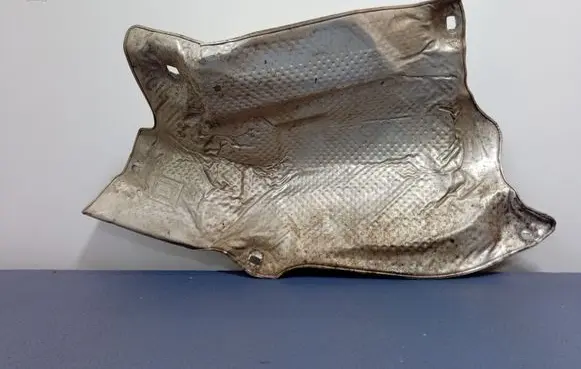 Jeep Grand Cherokee Exhaust heat shield 68069893AG