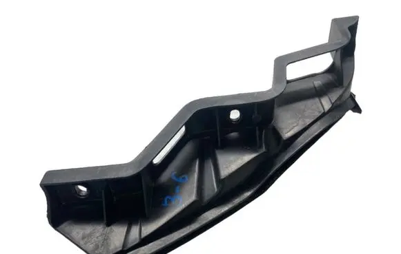 Volkswagen PASSAT B6 Front bumper mounting bracket 3C0807890
