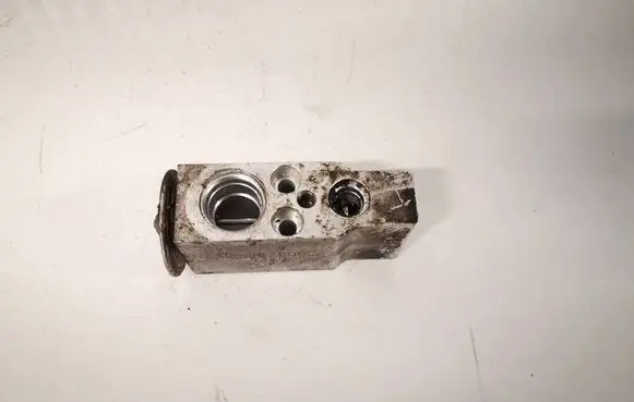 Mitsubishi Outlander Air conditioning (A/C) expansion valve CSA387B006A