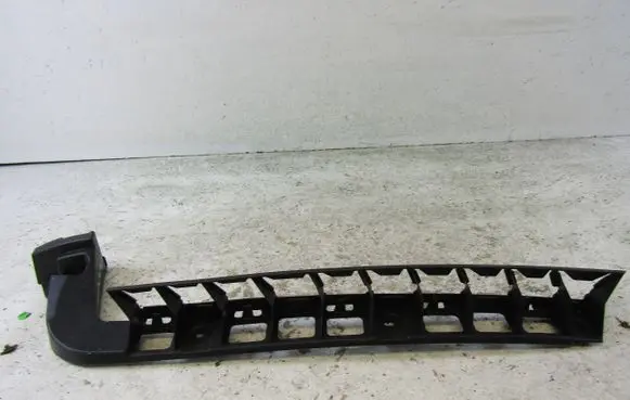 Skoda Octavia Mk3 (5E) Rear bumper mounting bracket 5E9807863