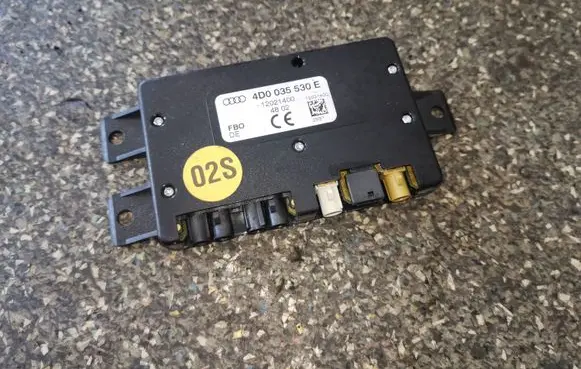 Audi A2 Aerial antenna amplifier 4D0035530E