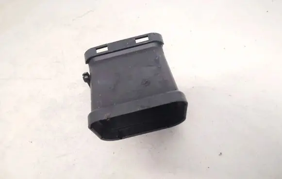 Volvo S40 Dash center air vent grill y01103