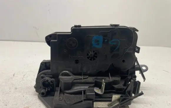 BMW 3 E90 E91 Rear door lock 7060296 9630902