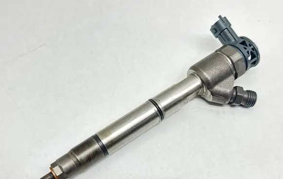 Hyundai Tucson TL Fuel injector 0445110589 338002A610