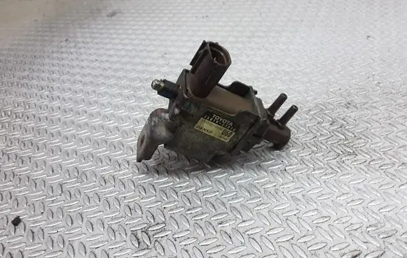 Toyota Avensis T220 Turbo solenoid valve 2581927010