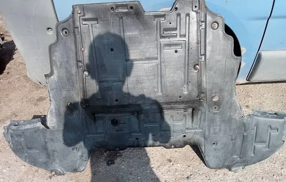 Opel Vectra C Engine splash shield/under tray 13222175
