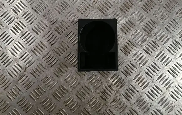 Cup holder front