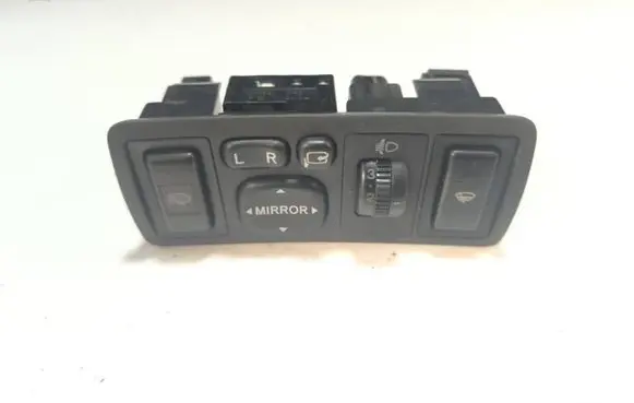 Toyota Avensis T250 Wing mirror switch 777669