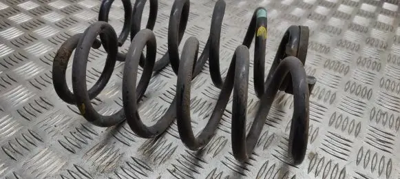 Toyota Avensis T270 Rear coil spring